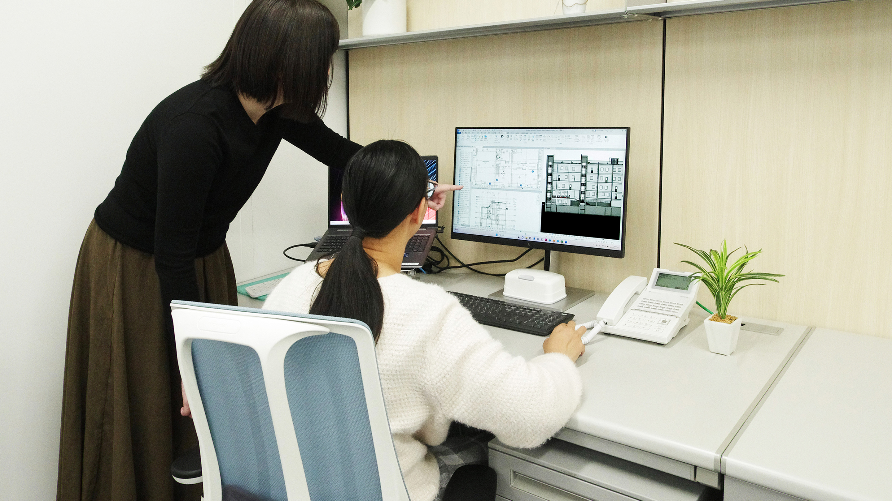 東京事務所：設計業務の様子